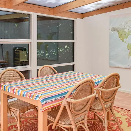 2 Bedroom Lovely In Сasa de vacaciones