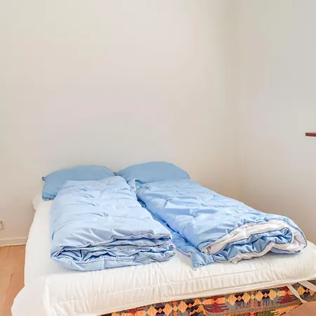2 Bedroom Lovely In Сasa de vacaciones *