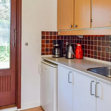Сasa de vacaciones 2 Bedroom Lovely In *