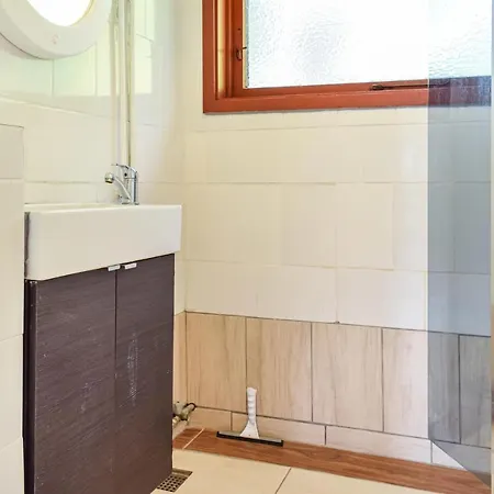 Сasa de vacaciones 2 Bedroom Lovely In